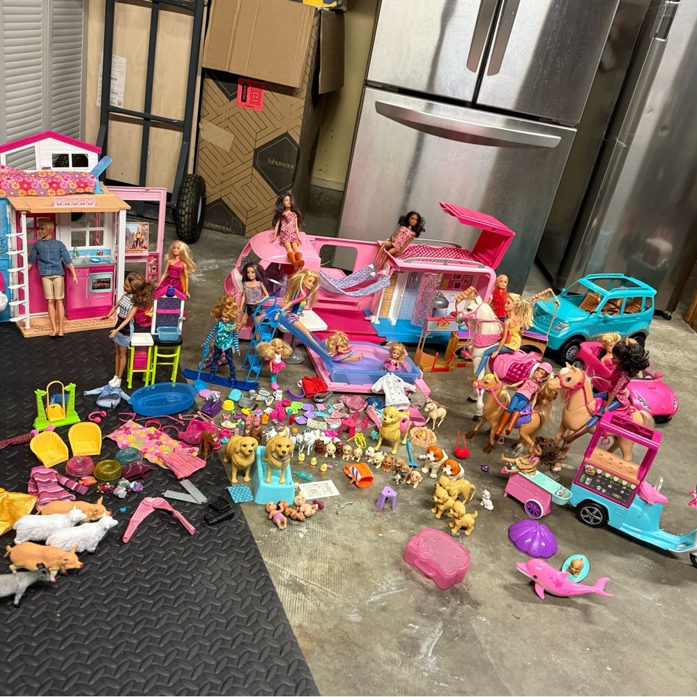 Barbie dolls/accessories bundle lmk what you want from the things in the picture